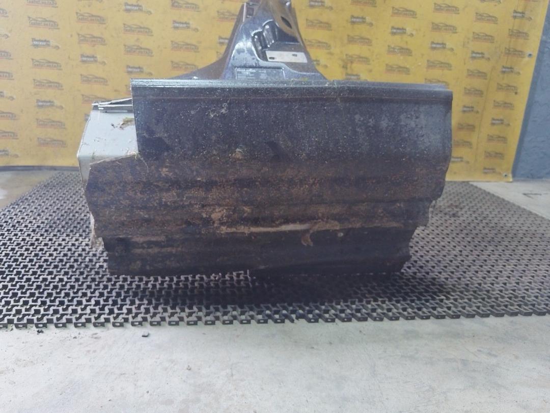 Стойка кузовная центральная левая Y5FUDC Audi A8 undefined