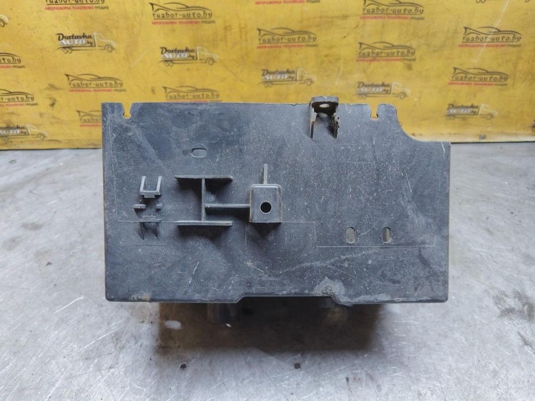 Полка аккумулятора P2L33A Peugeot 406 купить