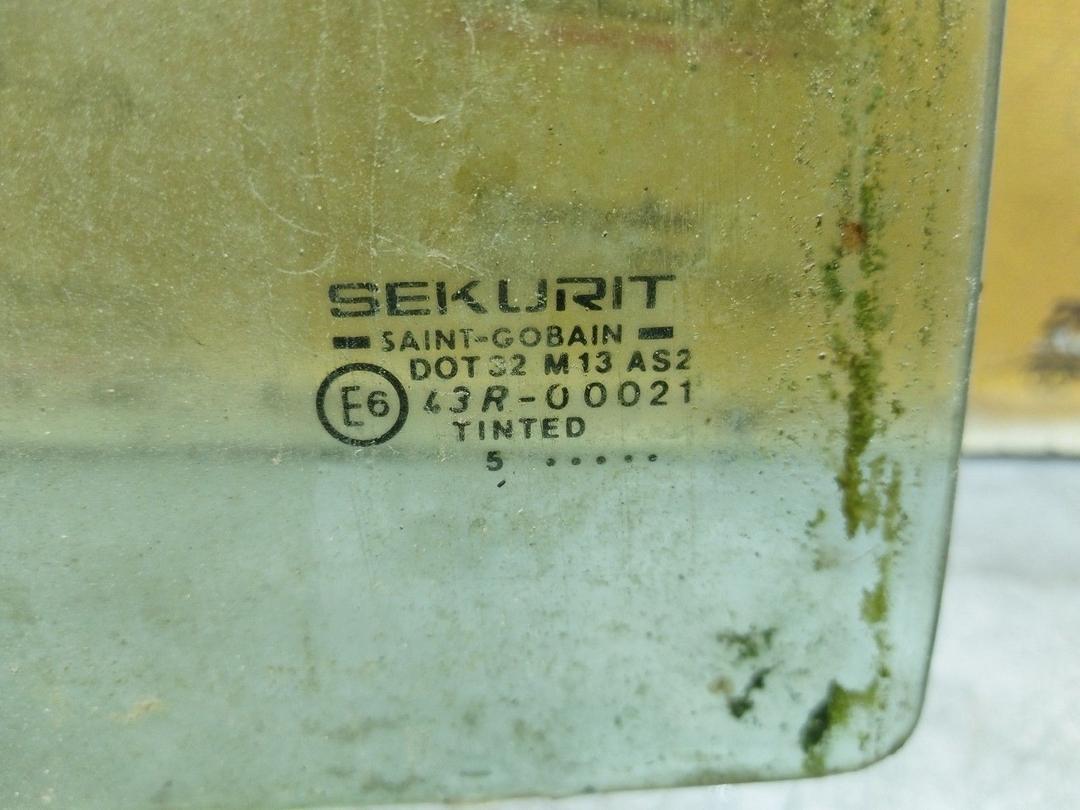 Стекло двери задней правой R3H64M Ford Mondeo купить