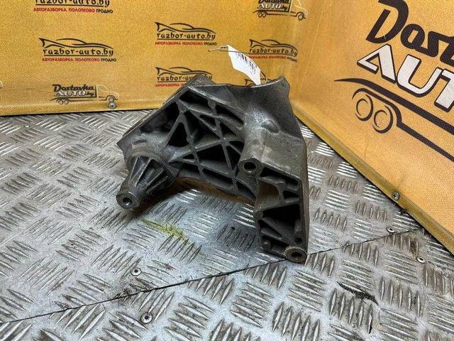 Кронштейн двигателя C9JXQR Volkswagen Golf