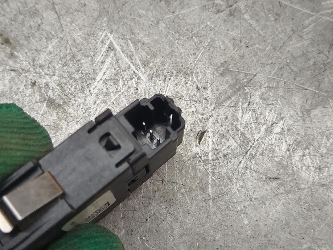 Кнопка аварийной сигнализации Q82E1U Ford Fusion купить с доставкой