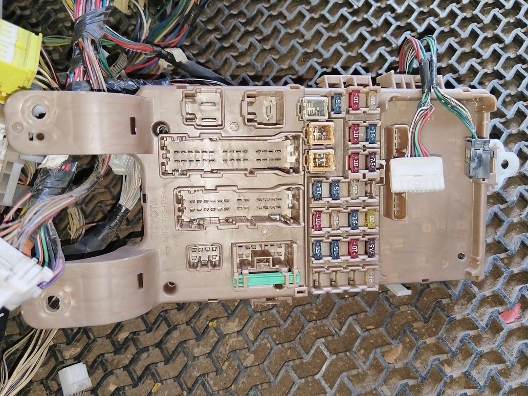 Проводка салона 2F7Q5E Toyota Corolla undefined