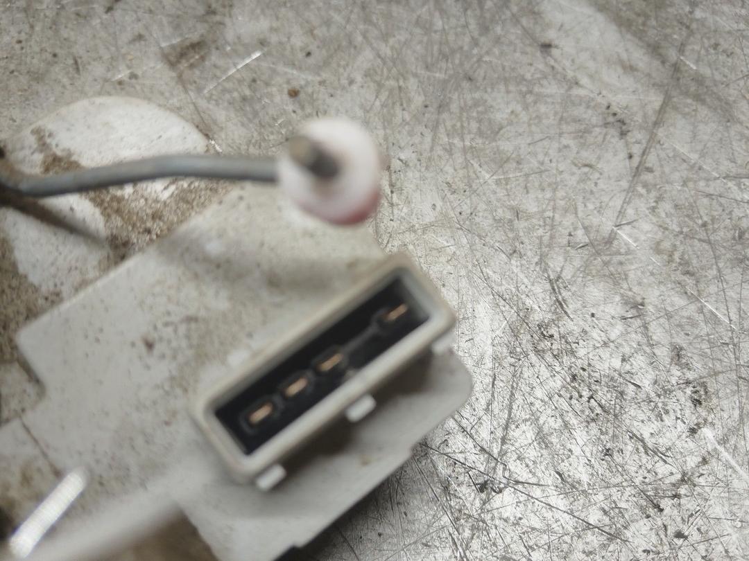 Замок двери задней правой 84MFLU Peugeot 406 undefined