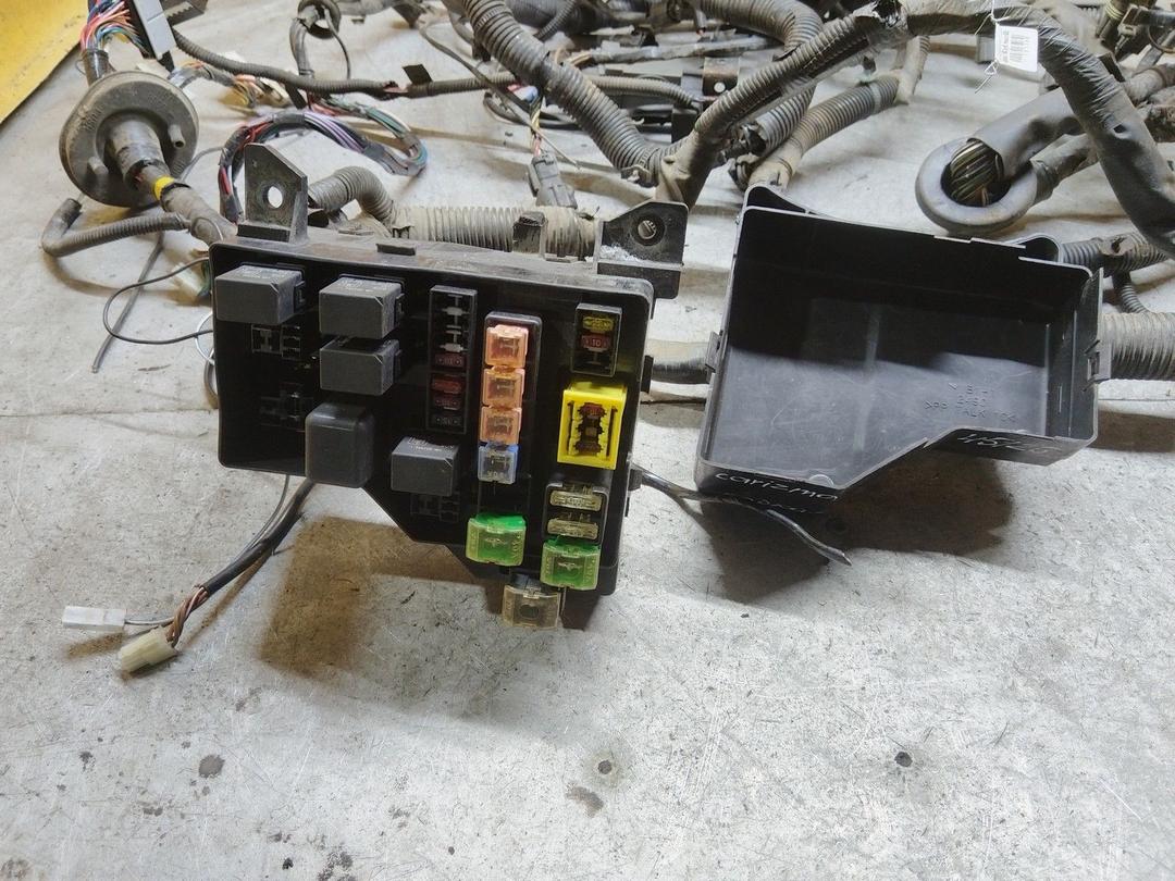 Проводка QUJGOS Mitsubishi Carisma купить