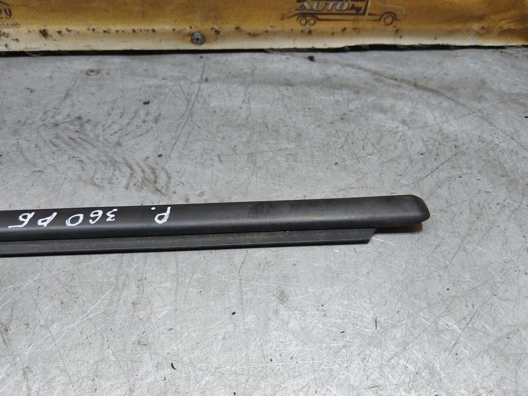 Молдинг стекла двери передней правой наружный HR2732 Fiat Punto купить на авторазборке