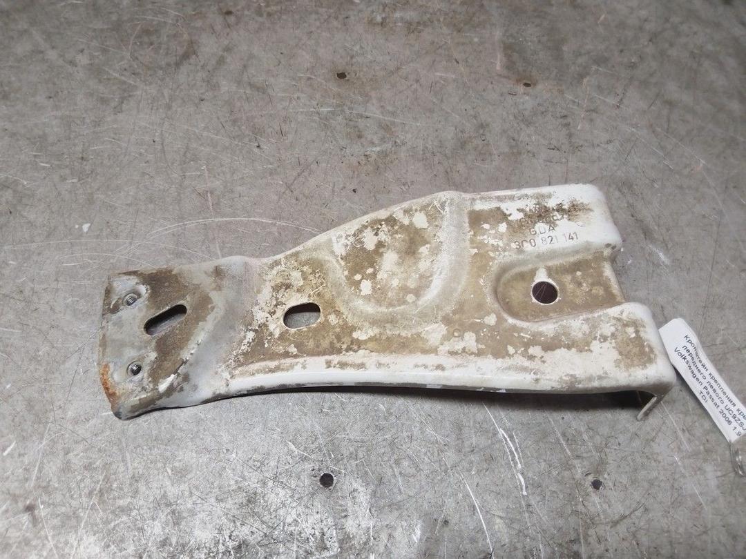 Кронштейн крепления крыла переднего левого UC9ZSJ Volkswagen Passat