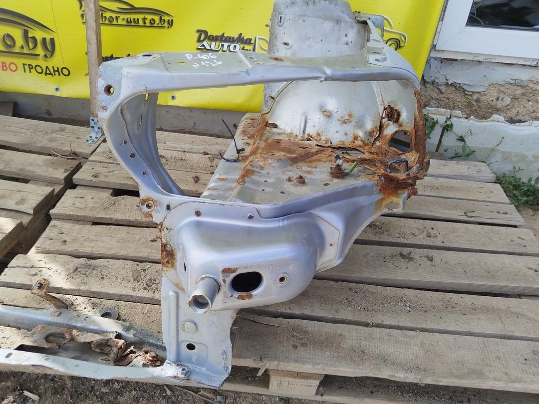 Передняя панель крепления облицовки (телевизор) E40TB2 Peugeot 406 undefined