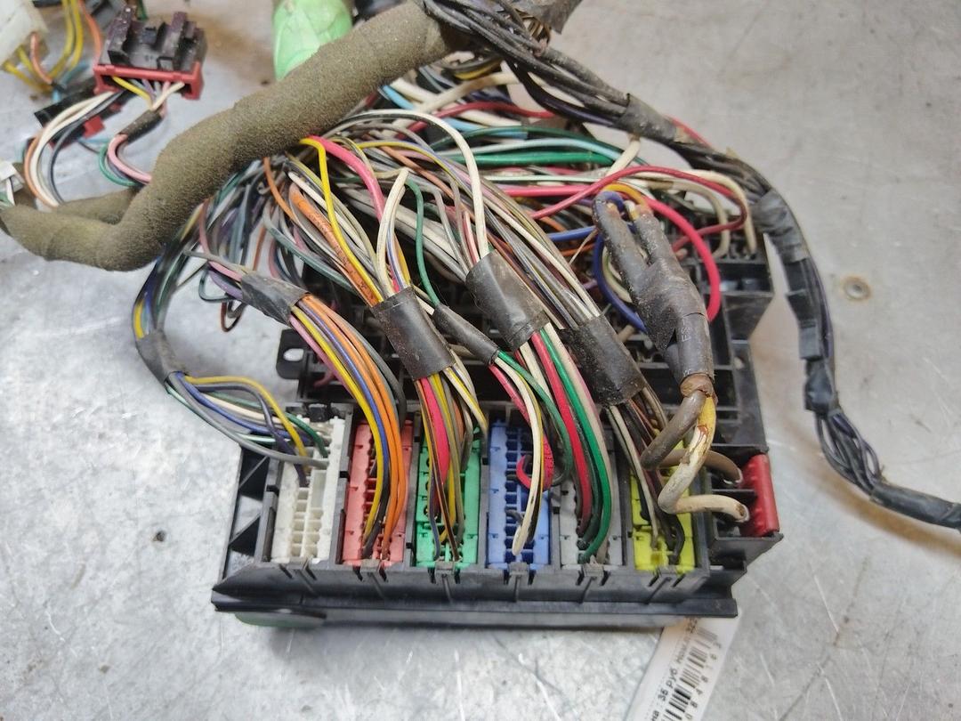 Блок предохранителей L3GQON Fiat Palio купить в магазине запчастей бу