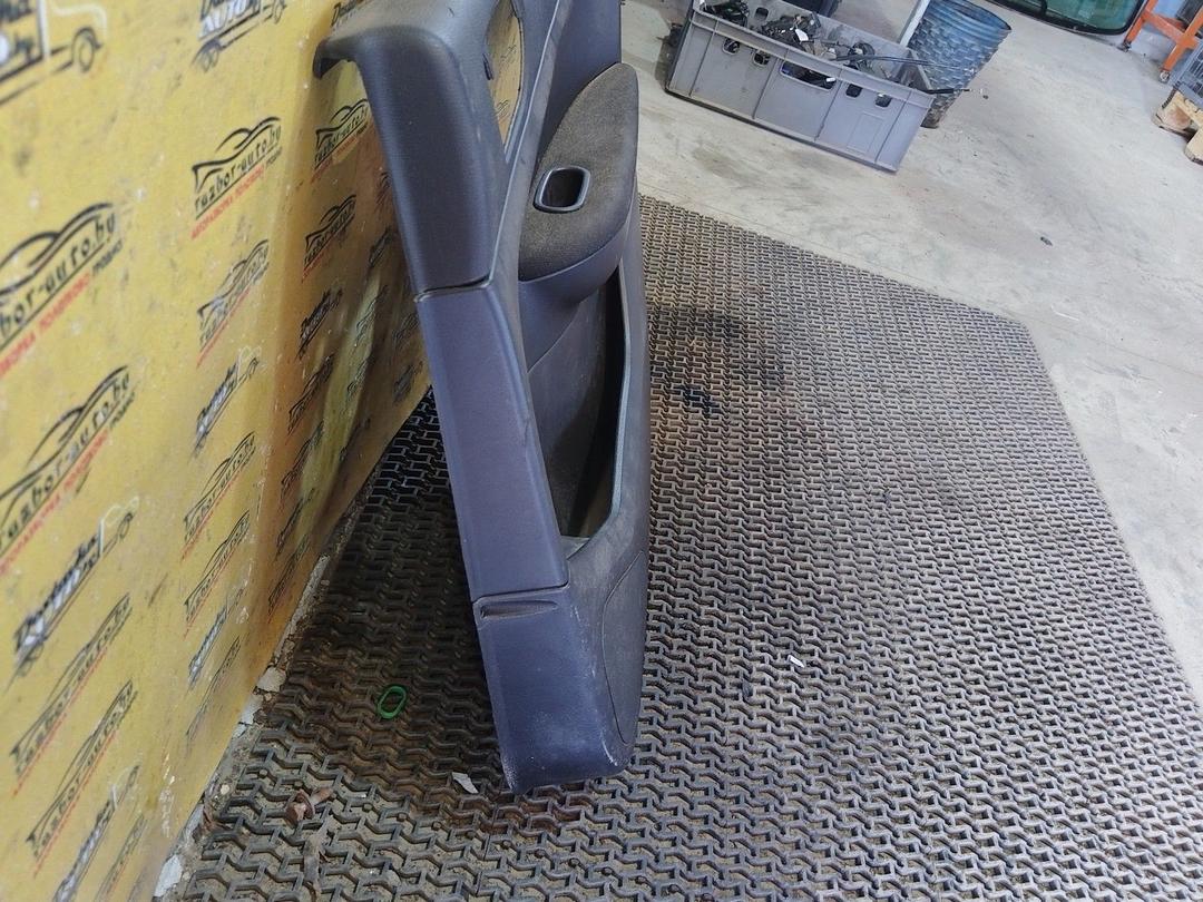 Обшивка двери задней правой (дверная карта) ZLPYBN Peugeot 307 купить с доставкой