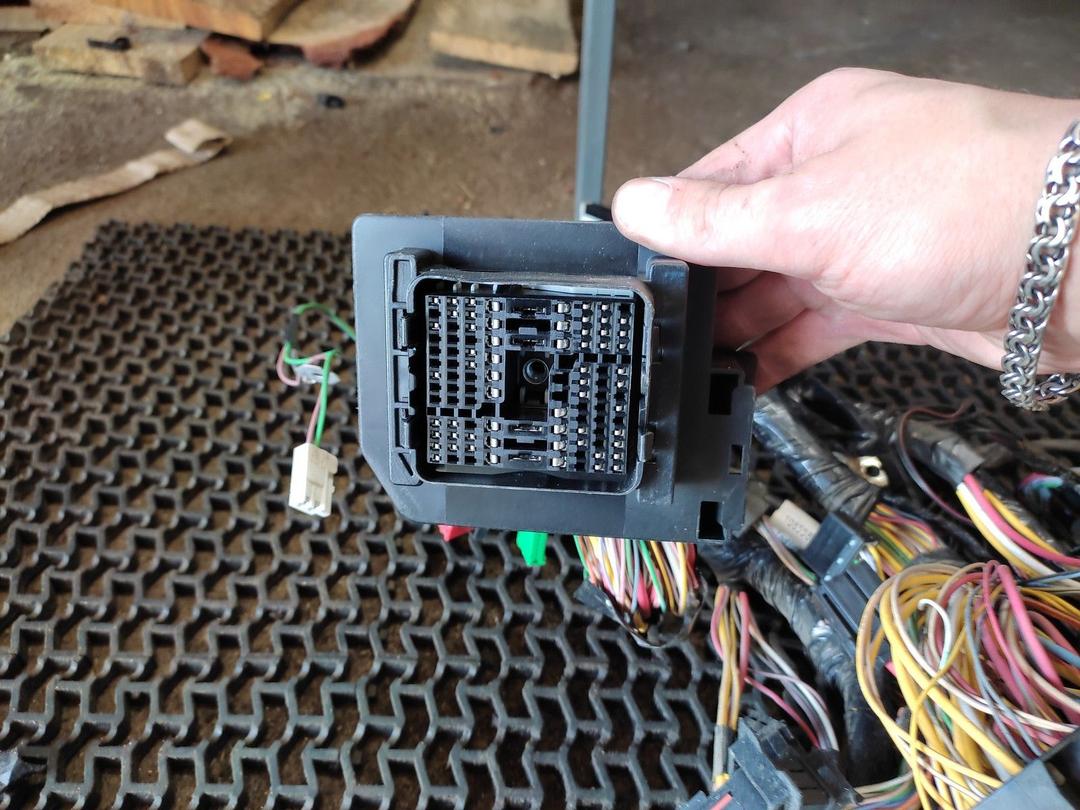 Проводка салона U1HTG9 Renault Clio купить с доставкой