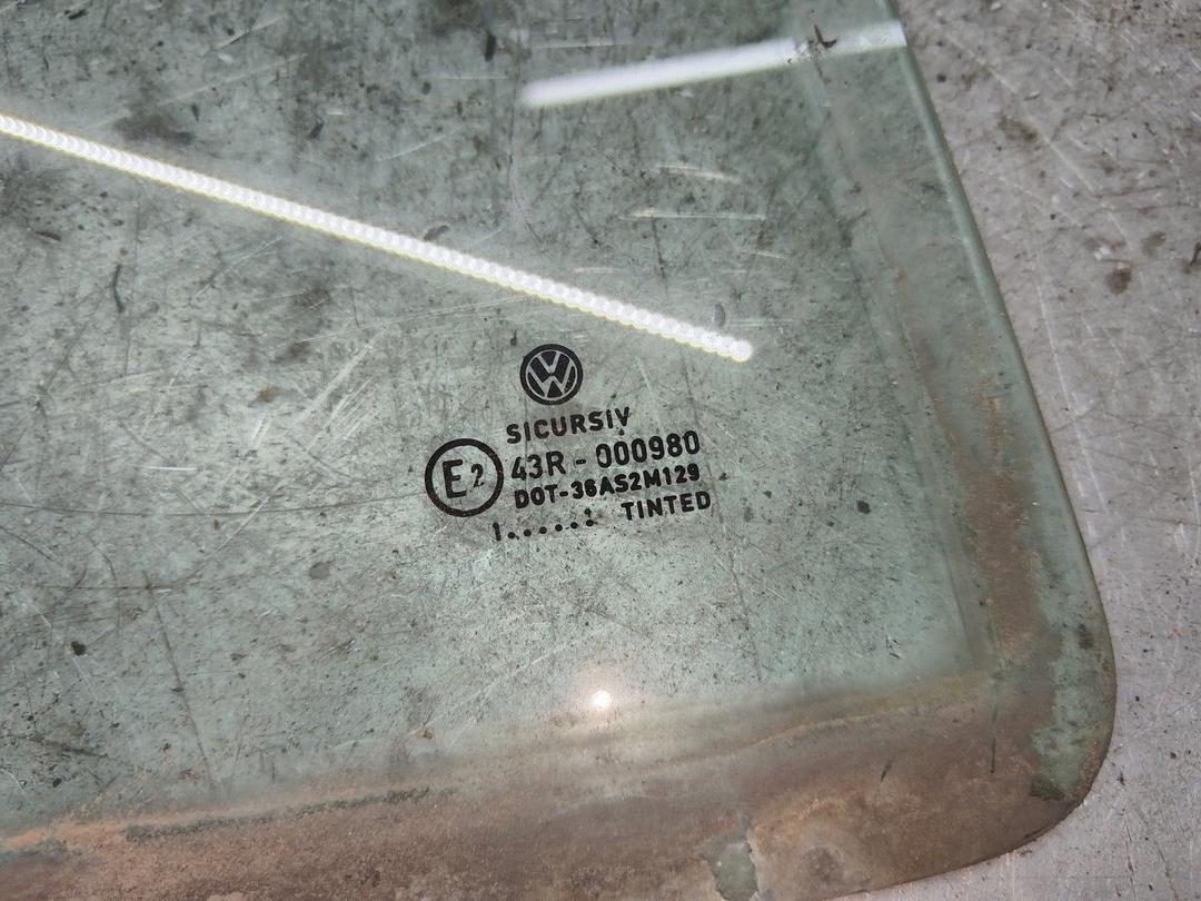 Стекло двери задней левой QD2MQ3 Volkswagen Golf купить