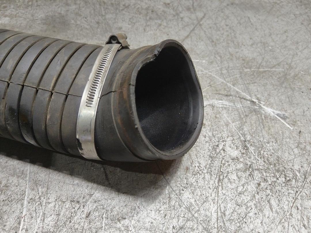 Патрубок турбины RM3I0A Volkswagen Passat - Фото 2