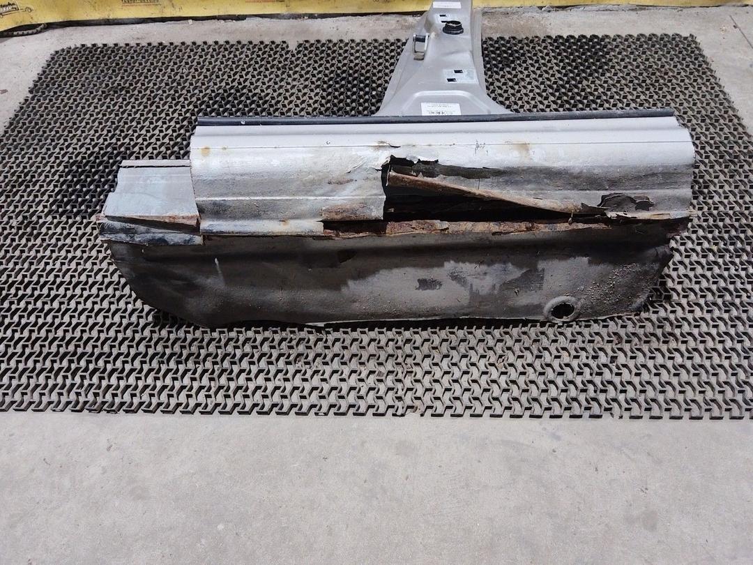 Стойка кузовная центральная левая ECT5AG Peugeot 406 купить с доставкой