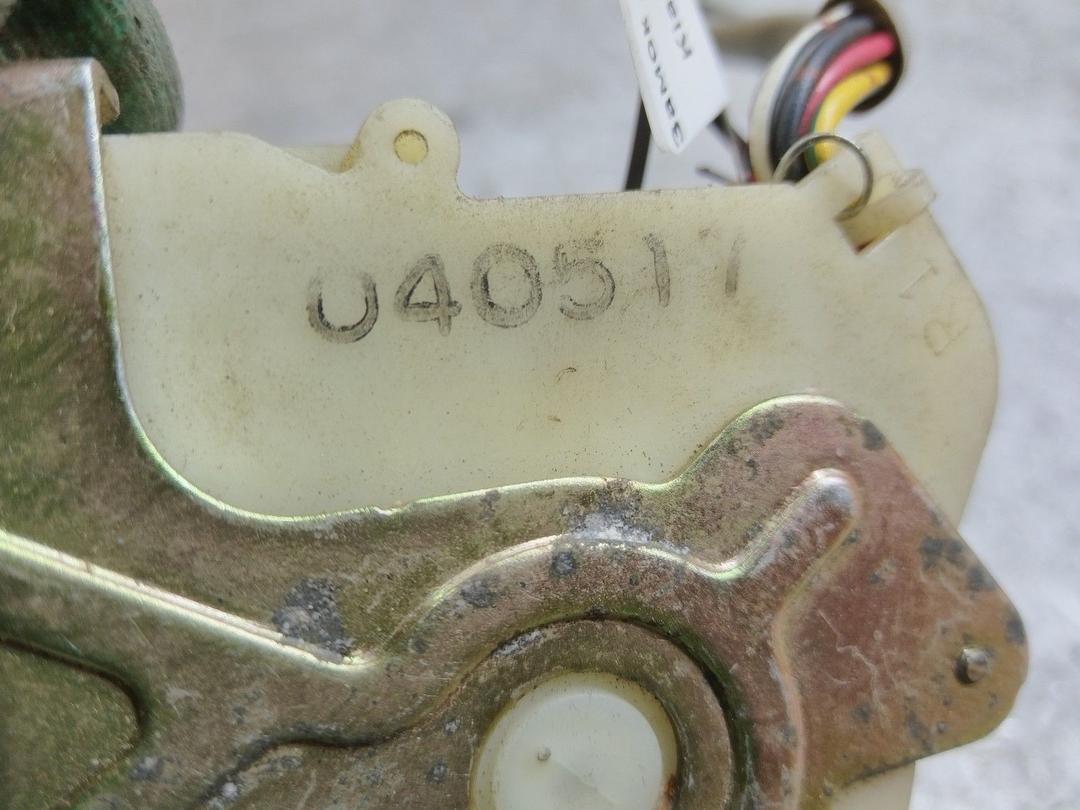 Замок двери передней правой R3YX8W Kia Sorento купить на авторазборке