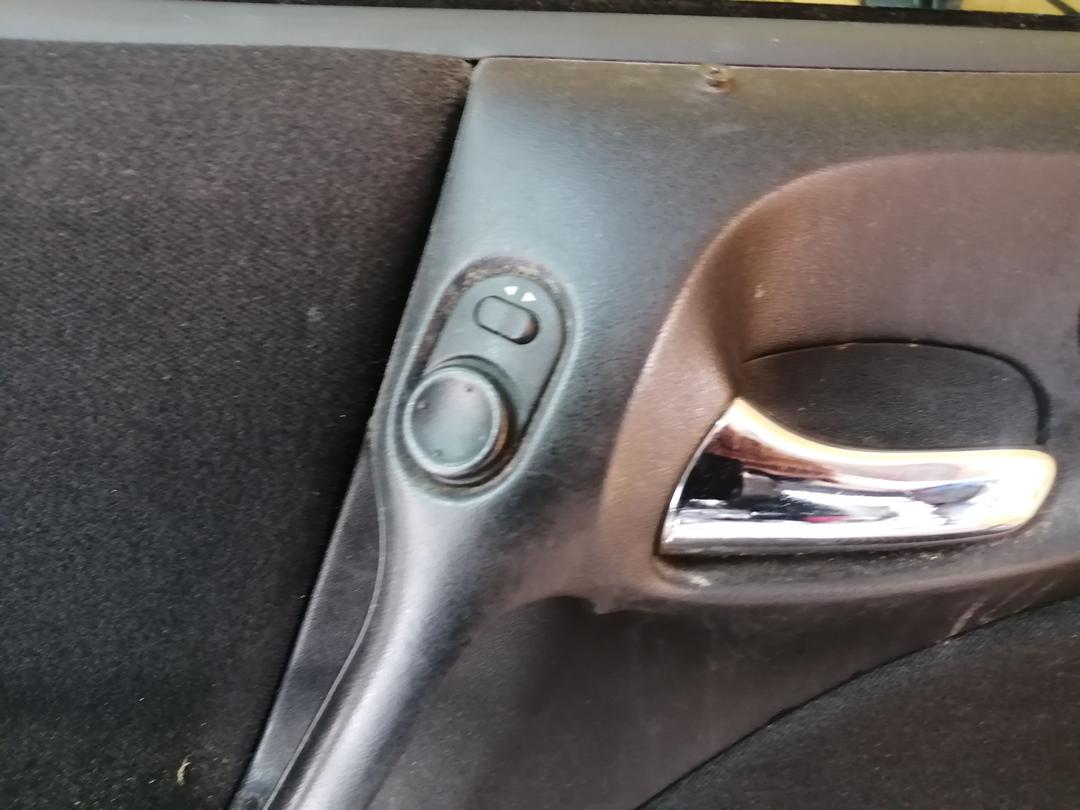 Ручка внутренняя передняя левая GLHML3 Opel Vectra