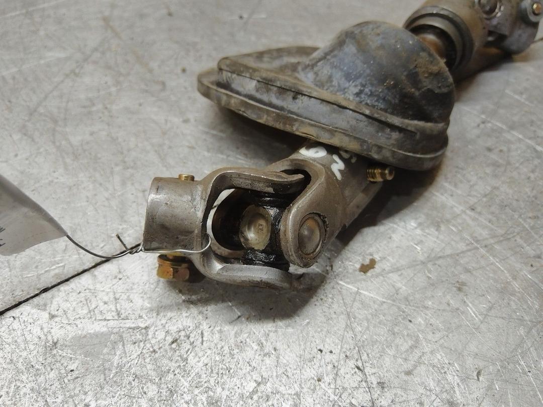 Рулевой карданчик 4WO8MS Mazda 626 купить с доставкой