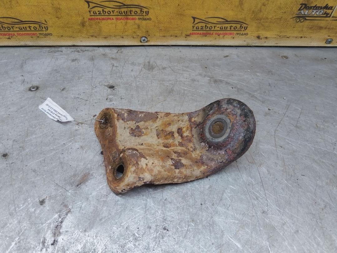 Кронштейн крепления балки подвески OY5VX4 Toyota Avensis - Фото 1