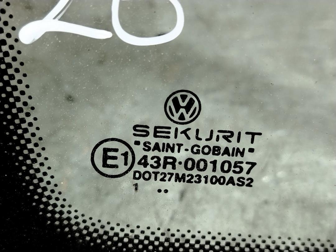 Стекло кузовное боковое левое AH10AU Volkswagen Polo - Фото 2