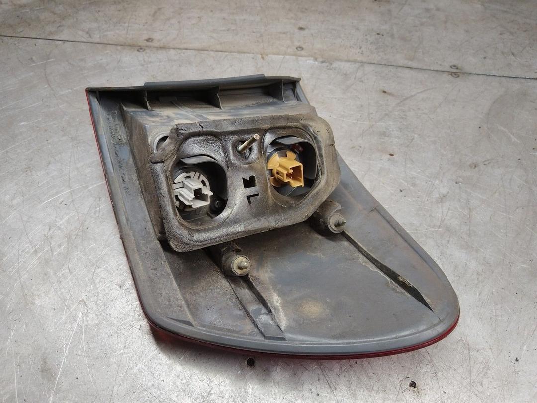 Фонарь задний левый YJA0MQ Toyota Avensis Verso - Фото 3