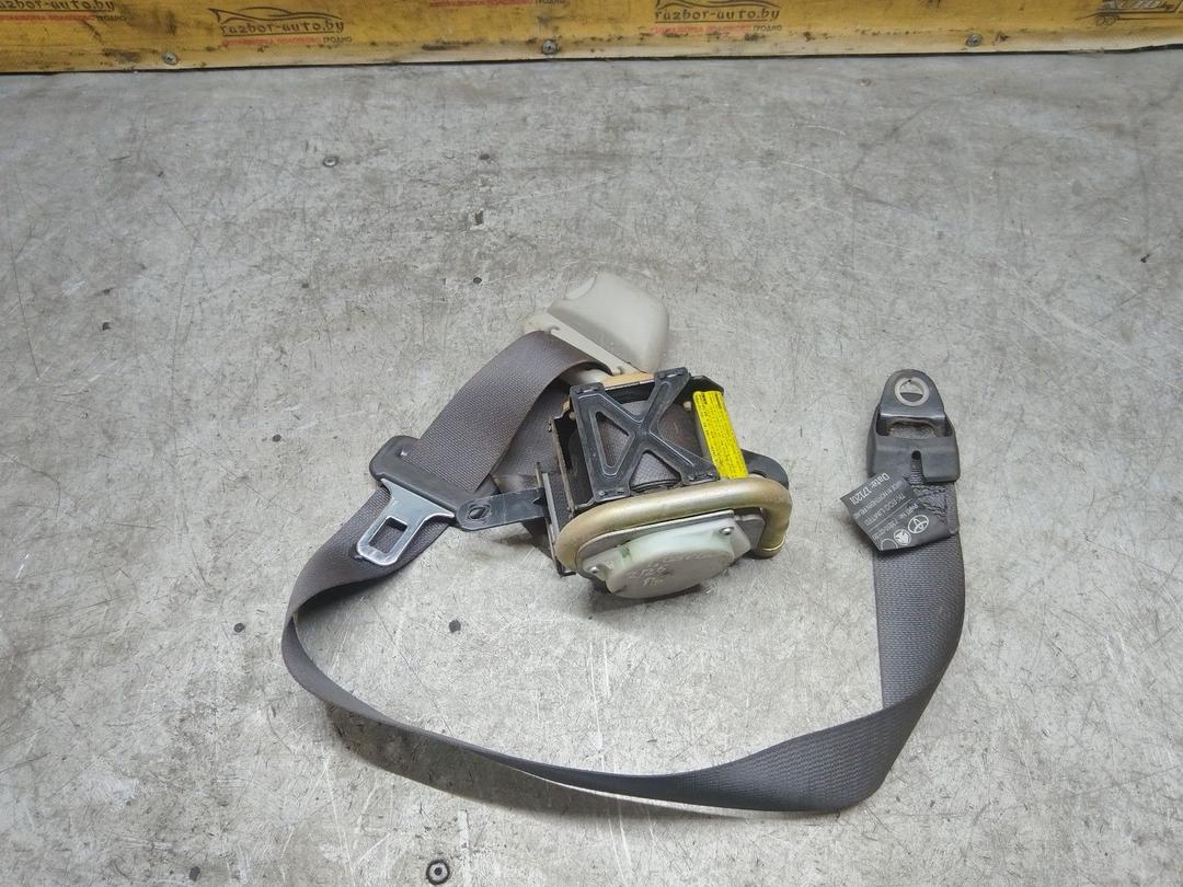 Ремень безопасности передний правый WH9S92 Toyota Corolla купить на авторазборке