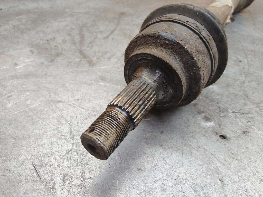 Полуось передняя левая (приводной вал, ШРУС) YB1XMK Citroen C4 купить с доставкой