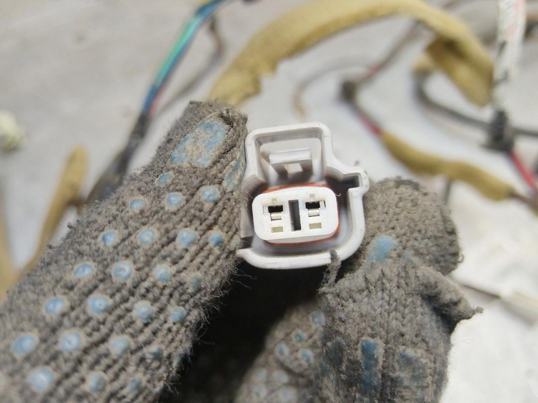 Проводка крышки багажника YM8DLQ Mazda Premacy - Фото 8