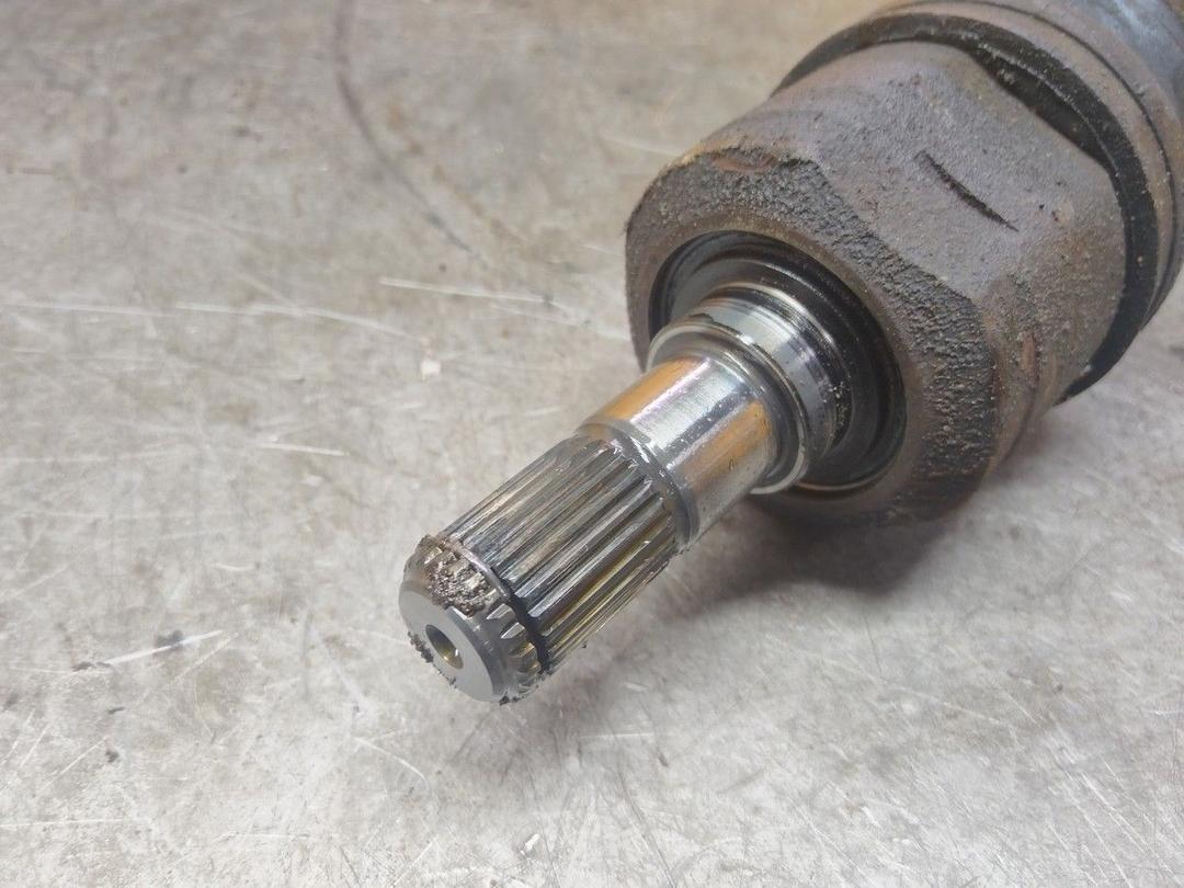 Полуось передняя левая (приводной вал, ШРУС) SKDP88 Hyundai Matrix купить с доставкой