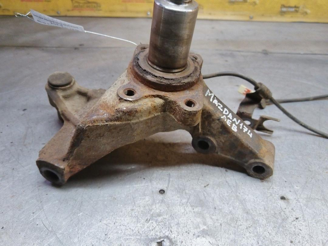 Цапфа задняя (ось ступицы) EH4KY9 Mazda Premacy купить с доставкой