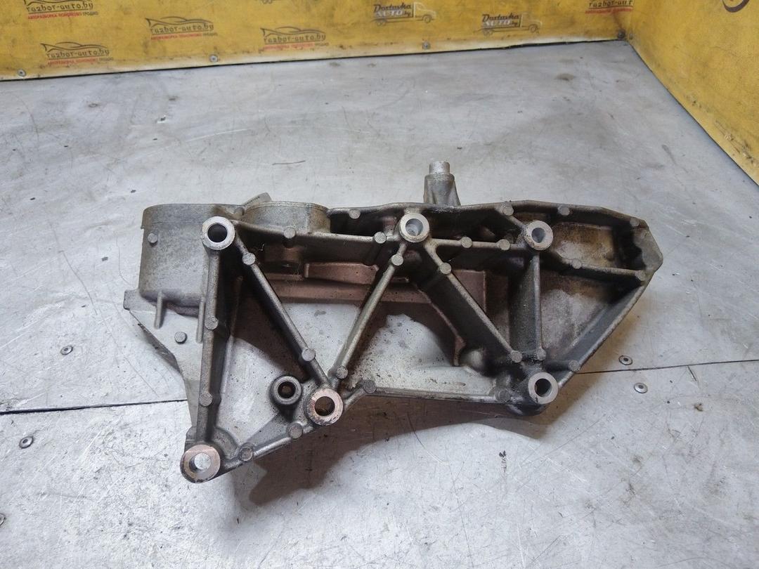 Кронштейн генератора 5R4BXT Renault Espace купить в магазине запчастей бу