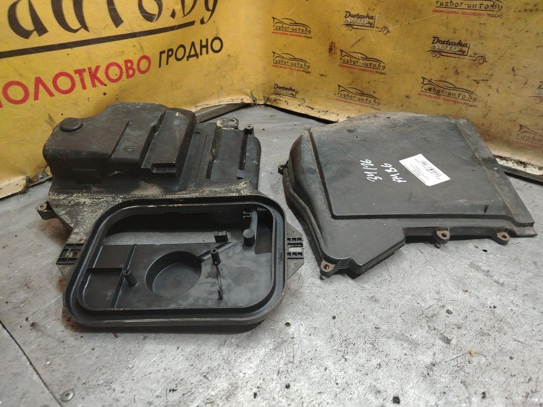 Короб предохранителей A8VK8A Audi A4 - Фото 3