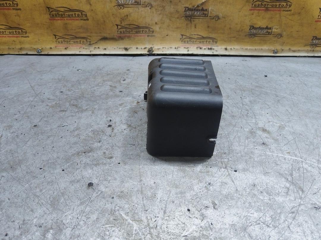 Пластик моторного отсека Q928X7 Fiat Punto купить с доставкой