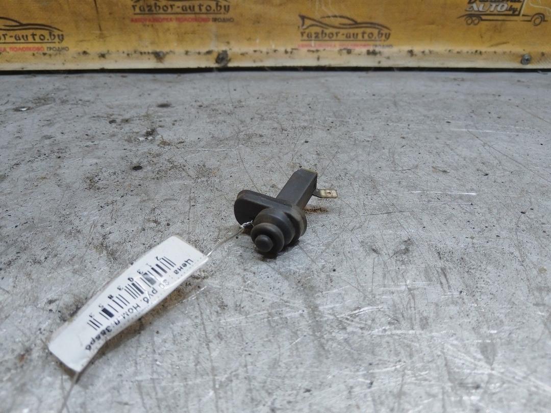 Выключатель концевой (концевик) QMHK16 Audi 100 купить