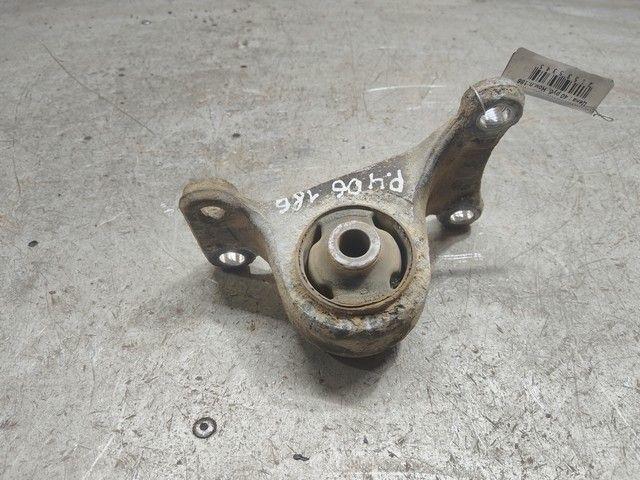 Кронштейн крепления рычага задней подвески D24JCT Peugeot 406 купить на авторазборке