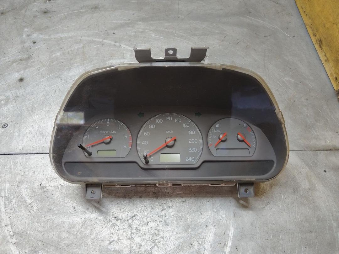 Щиток приборов (приборная панель) B6TBV3 Volvo V40