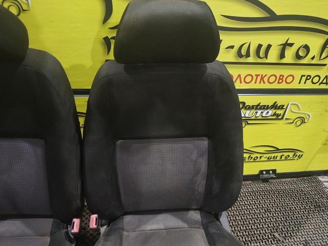 Салон (комплект сидений) 4NV0DV Volkswagen Golf купить в магазине запчастей бу