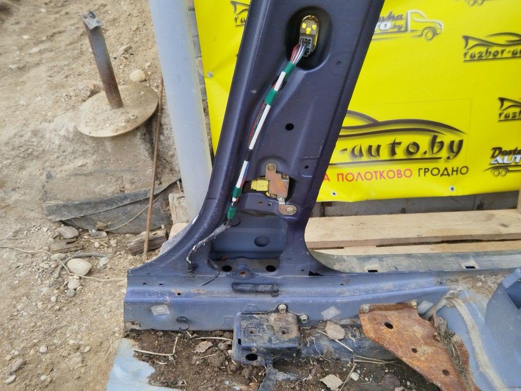 Стойка кузовная центральная правая VI2UZ6 Mazda Premacy купить на авторазборке