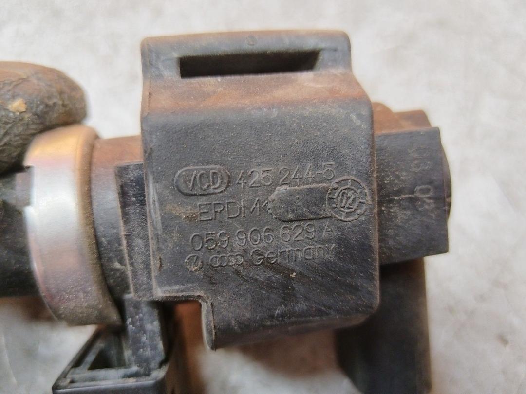 Клапан электромагнитный 5GSNS0 Audi A4 - Фото 4