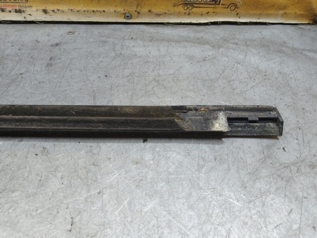 Молдинг стекла двери задней левой наружный FQUURF Ford Mondeo купить на авторазборке