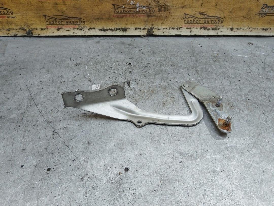 Петля капота правая 7EOJ4A Ford Focus - Фото 1