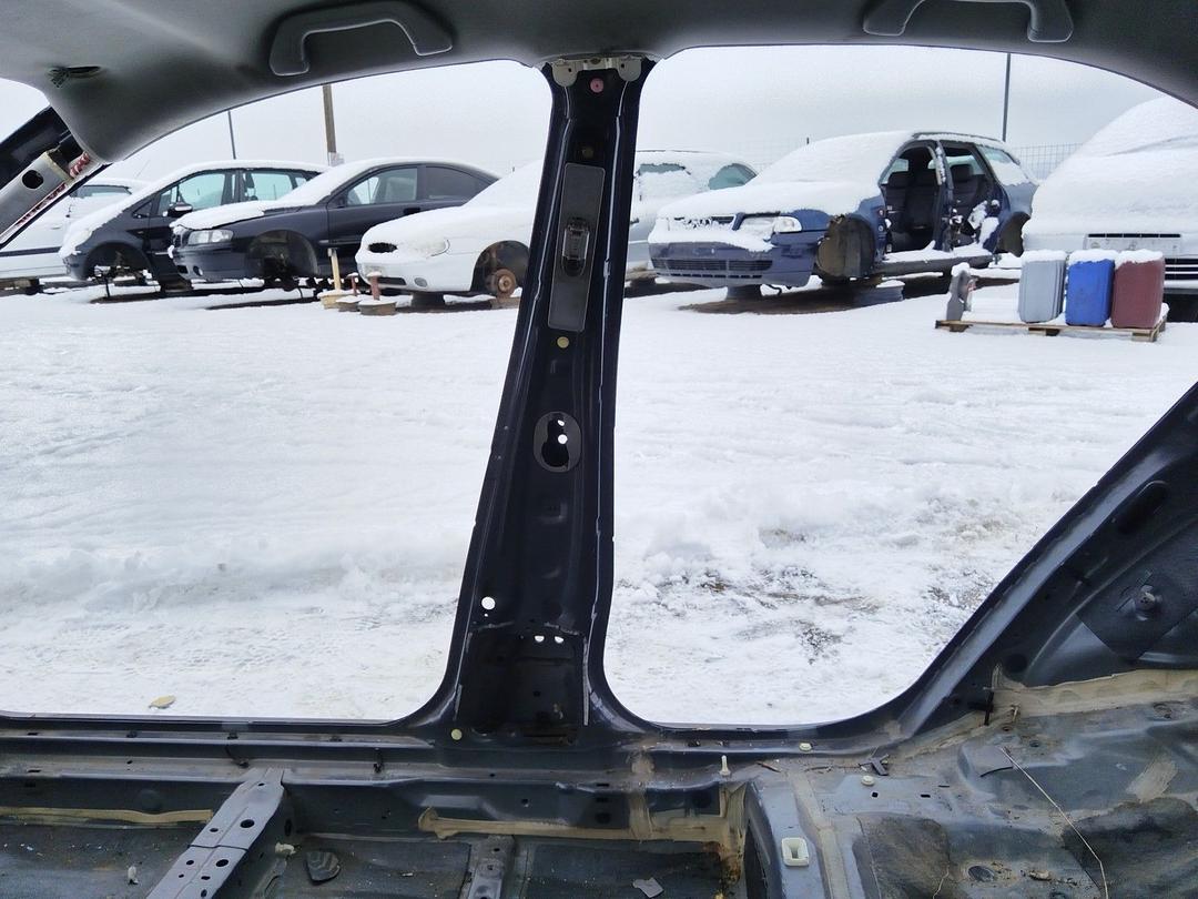 Стойка кузовная центральная правая 8Q203Z Honda Accord купить на авторазборке