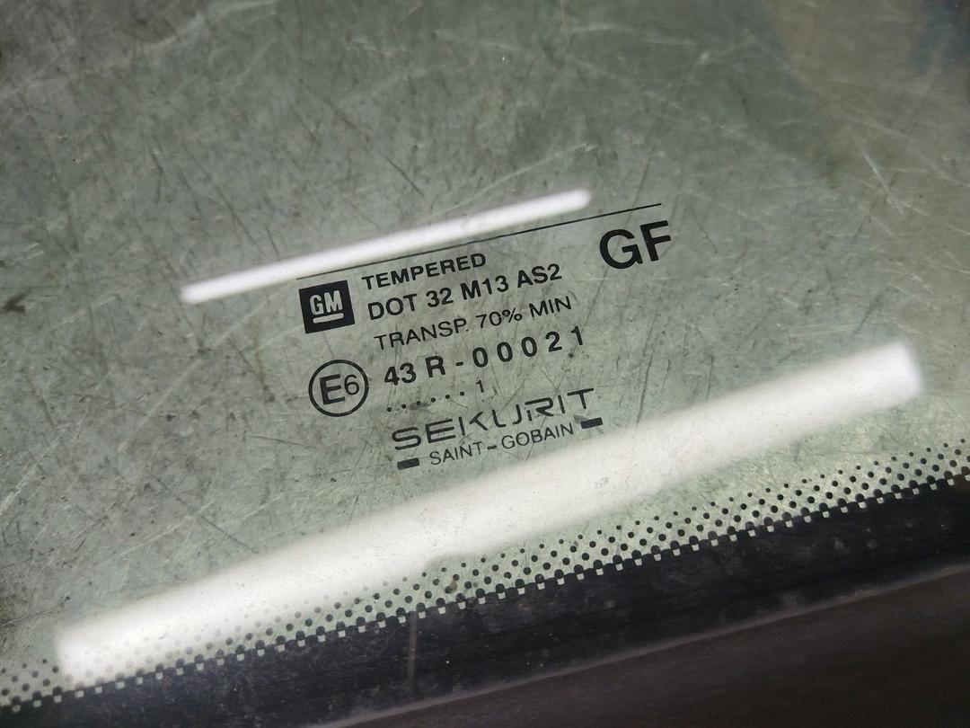 Стекло кузовное боковое правое NY4XNV Opel Astra купить