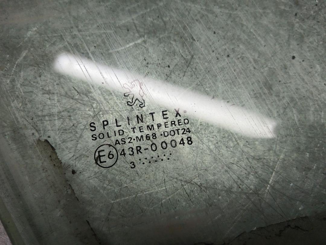 Стекло двери передней правой OED22Q Peugeot 307 купить