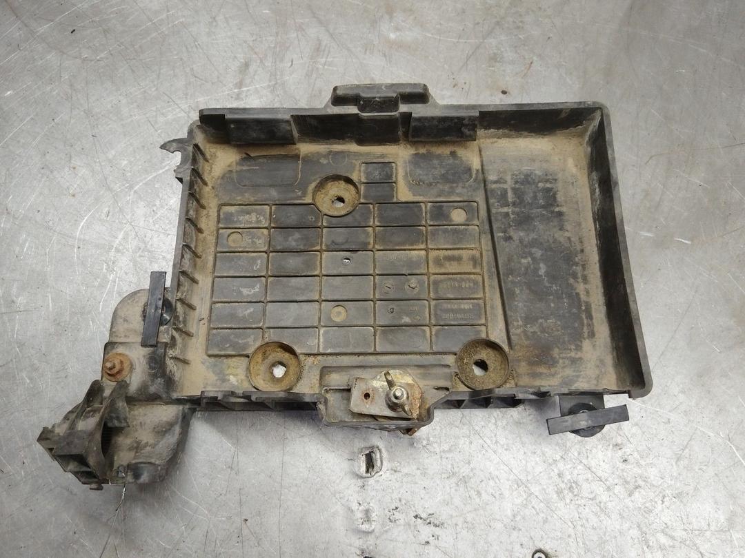 Полка аккумулятора I8X2PE Renault Scenic