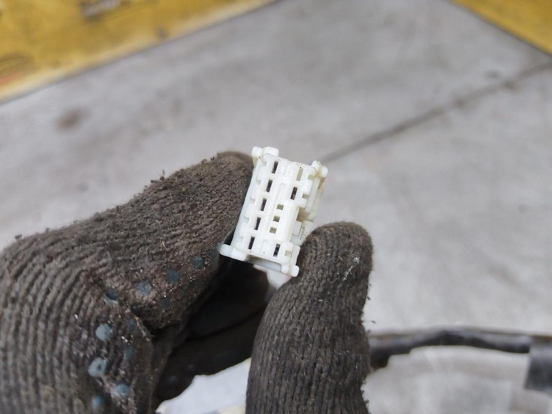 Проводка двери передней правой 7UR8M9 Nissan Note купить на авторазборке