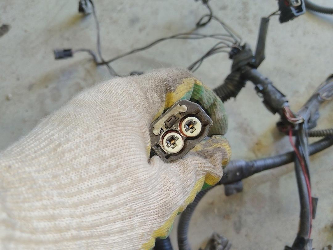 Проводка двигателя 2YM35C Toyota Avensis undefined