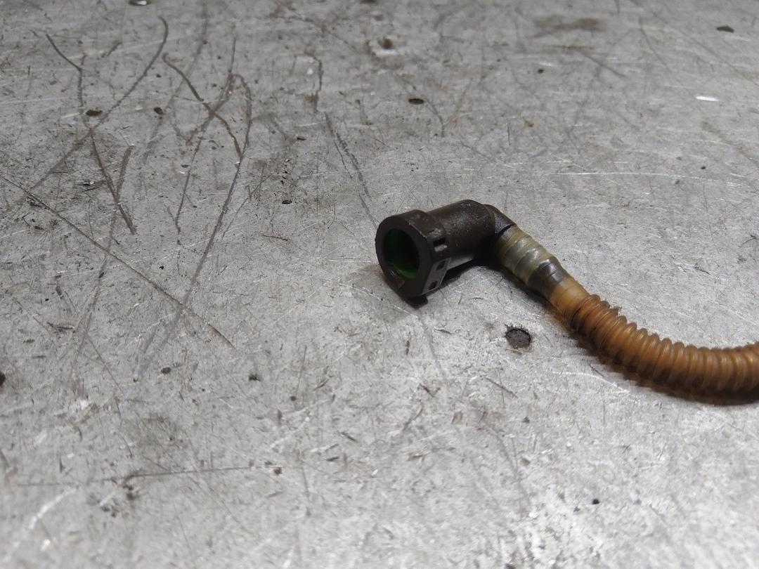 Трубка топливная 35U579 Renault Scenic купить в магазине запчастей бу