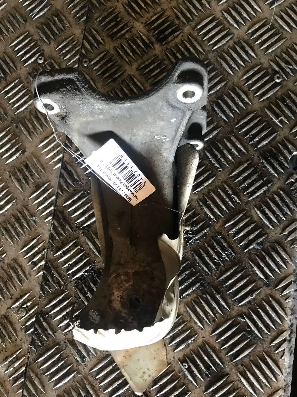 Кронштейн двигателя ZX6BY3 Volkswagen Passat