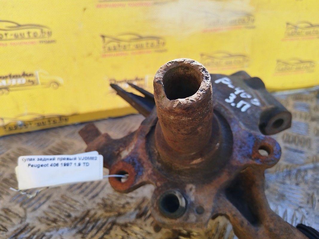 Кулак задний правый VJ0M82 Peugeot 406 купить