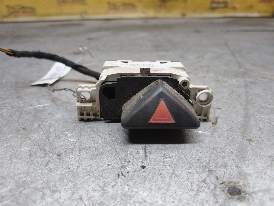 Кнопка аварийной сигнализации TI2D27 Ford Focus