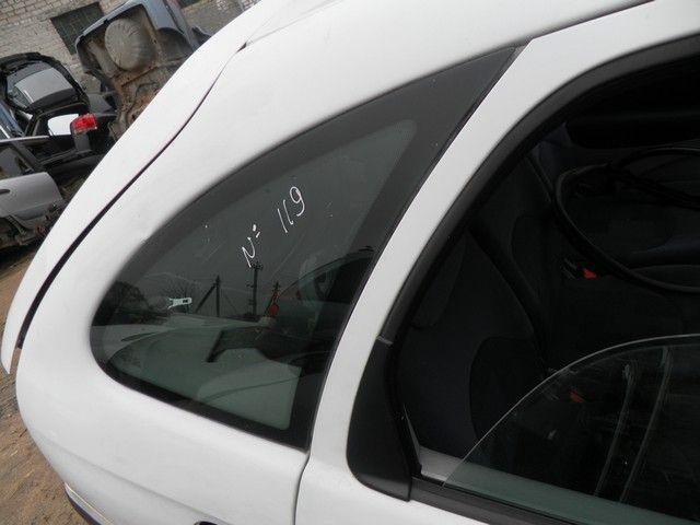 Стекло кузовное боковое правое EJ4QF3 Citroen Xsara Picasso